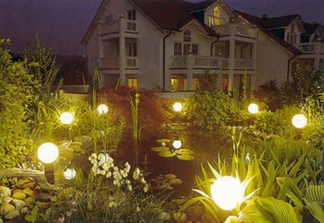 Декоративность и практичность садового освещения